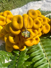 Load image into Gallery viewer, Flower Shaped Pendant
