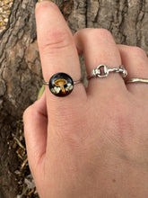 Load image into Gallery viewer, Golden Oyster Dainty Band Ring
