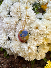 Load image into Gallery viewer, Large Oval Statement Piece
