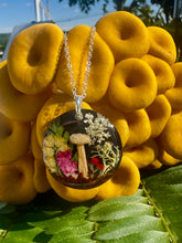 Load image into Gallery viewer, 1.5 inch Circle Pendant
